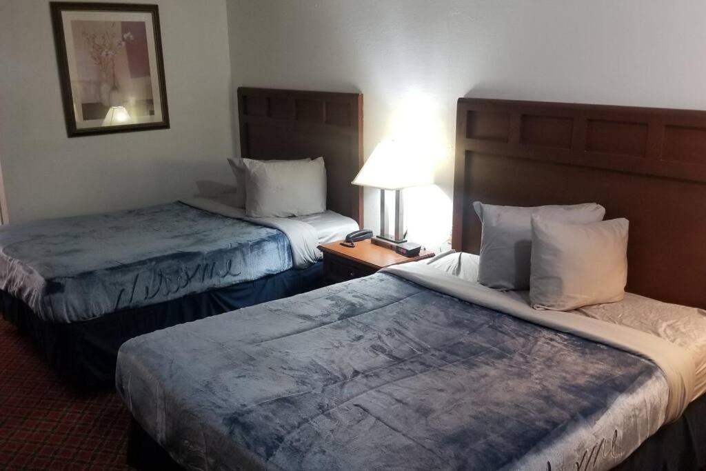 Hotel 2 Queen Beds Hotel Room 222 Wi-Fi Hot Tub Booking Stillwater Zewnętrze zdjęcie